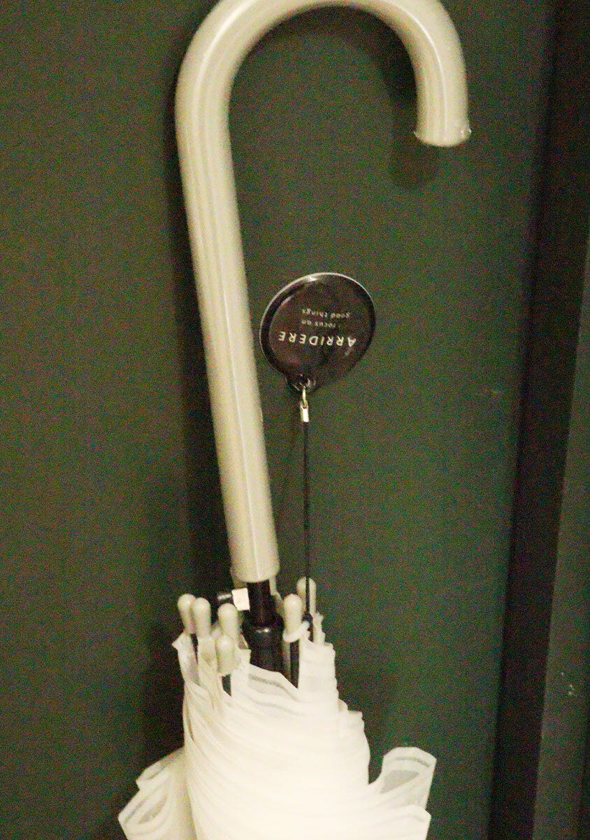 ダイソーのかさ固定用マグネット