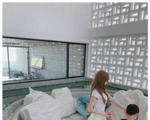 武藤静香「壁スーパー卍ルーム」おしゃれな別荘に羨望の声