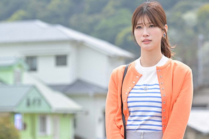 生見愛瑠「くるり~誰が私と恋をした?~」第5話より(C)TBS