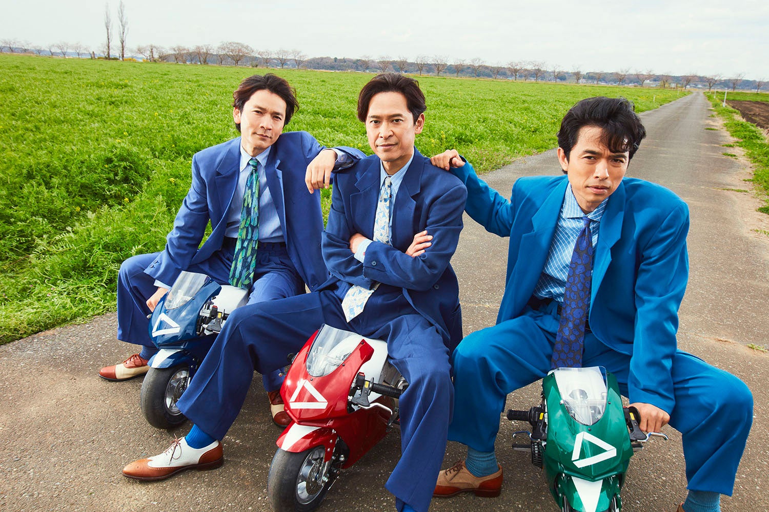 トニセン、スーツにポケバイ　25年ぶりアルバム「二十世紀 FOR THE PEOPLE」ジャケ写＆全曲解禁