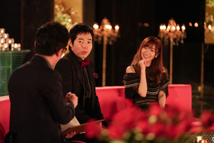 藤森慎吾、今田耕司、指原莉乃(C)2017 Warner Bros. International Television Production Limited. All rights reserved.