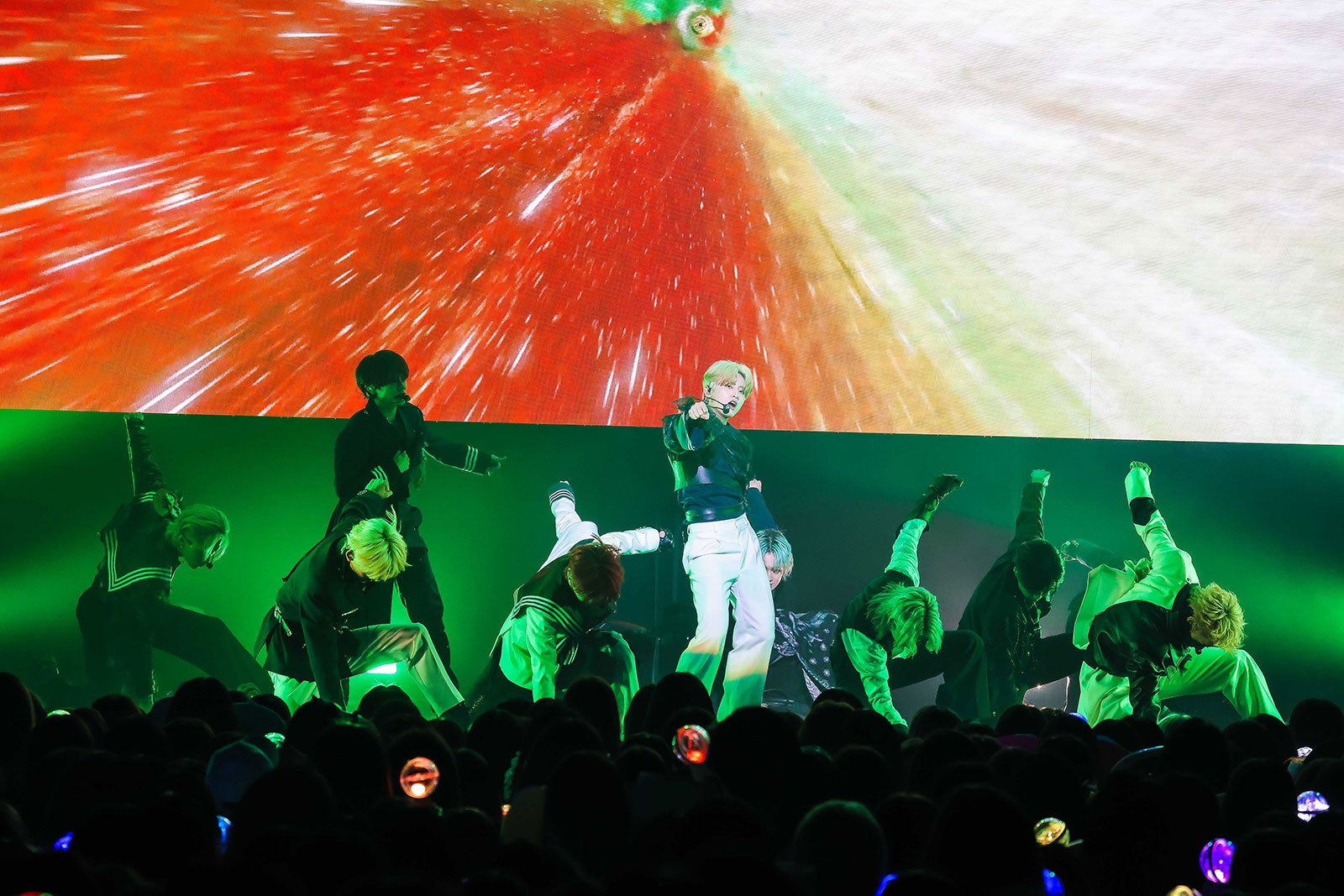 INI（C）LAPONE Entertainment