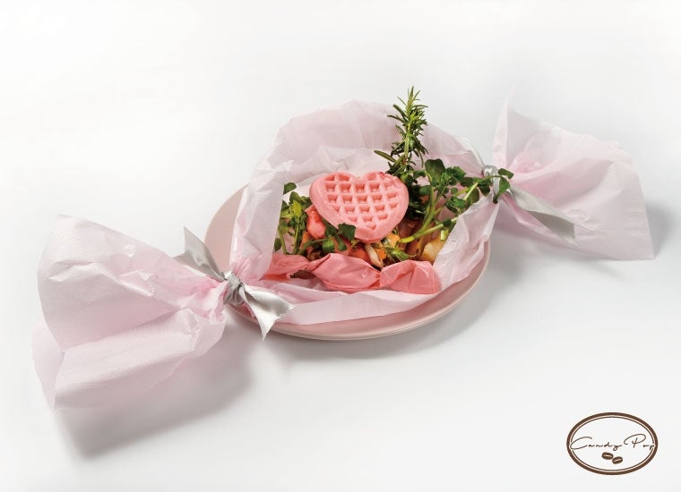 ハートワッフルサンド1,490円（税抜）／画像提供：株式会社レッグス