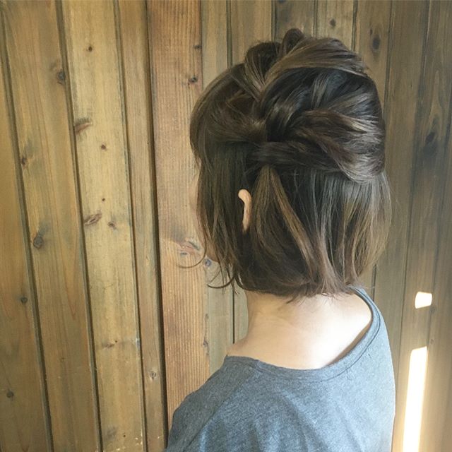 ミディアムボブの簡単アレンジカタログ 大人おしゃれな今どきヘアをチェック モデルプレス ミディアムボブの簡単アレンジカタログ 大人おしゃれな今どきヘアをチェック モデルプレス