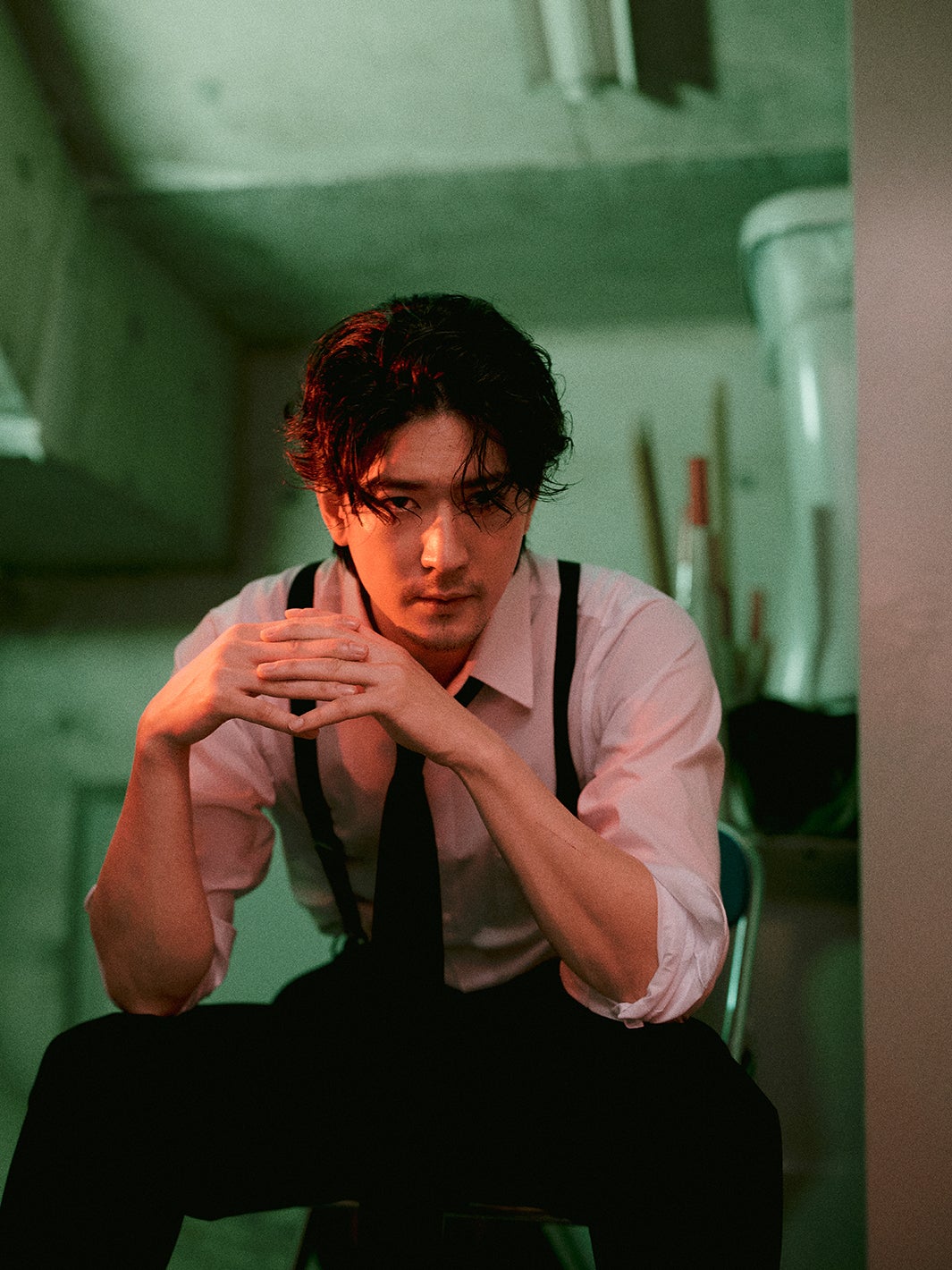 中島裕翔、人違いでテロ組織に誘拐されるアメリカ人銀行員役 主演舞台「見えざる手」新国立劇場で上演