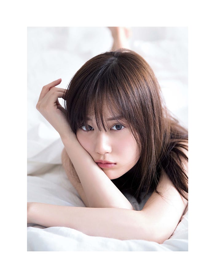 山下美月1st写真集「忘れられない人」セブンネット版裏表紙(撮影/須江隆治)