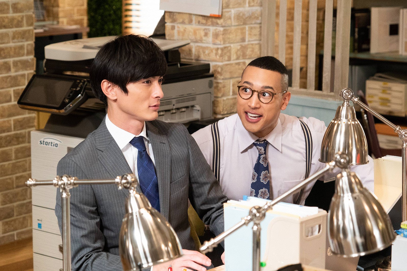 高良健吾、関口メンディー／「モトカレマニア」第6話より（C）フジテレビ