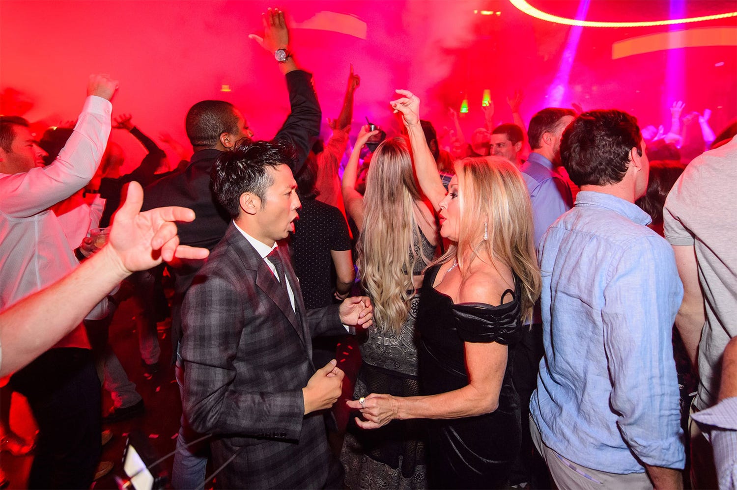 ピース綾部祐二、渡米後“初仕事”が明らかに 米ラスベガスのカジノリゾートで撮影