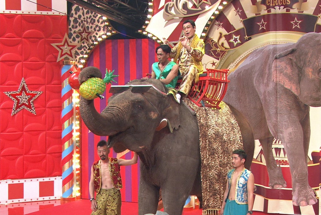 ピコ太郎が「PPAPP」披露 （C）TBS