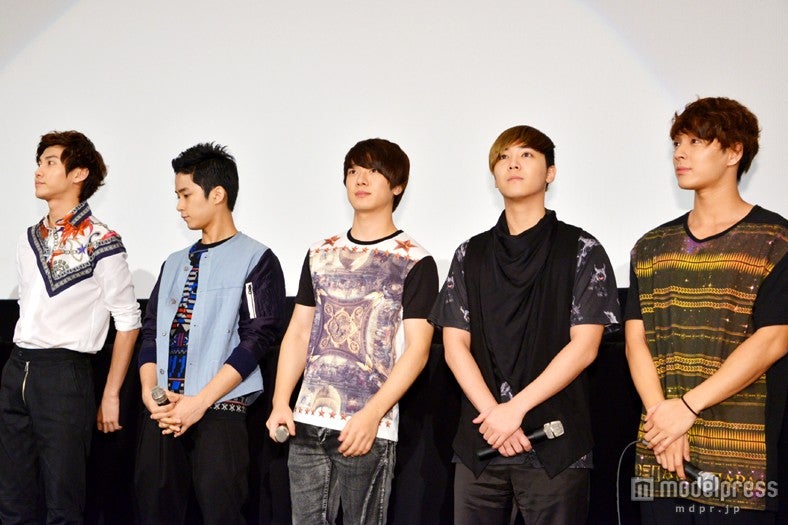 FTISLAND（左から：ソン・スンヒョン、イ・ジェジン、チェ・ミンファン、イ・ホンギ、チェ・ジョンフン）