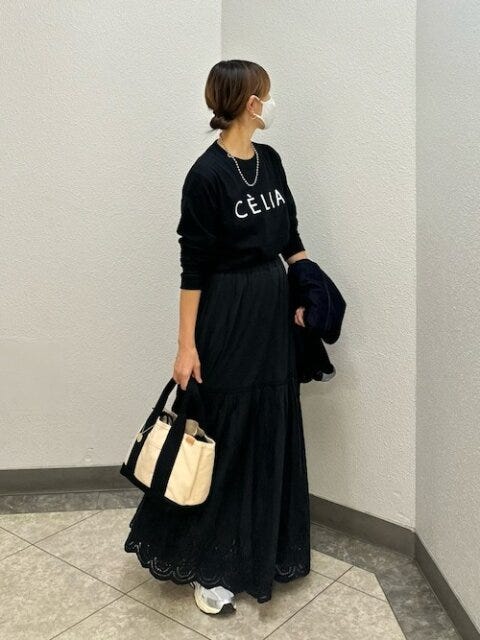 黒スカート 黒スカートコーデ