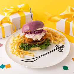 【禪院真希】「フィジカル」ジャンクバーガー 税込1,890円(C)芥見下々/集英社・呪術廻戦製作委員会