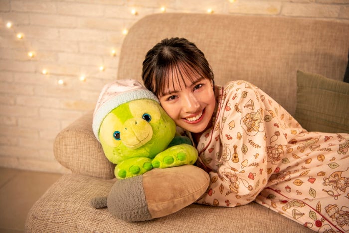 だきまくら7,000円、パジャマ6,500円(C)Disney