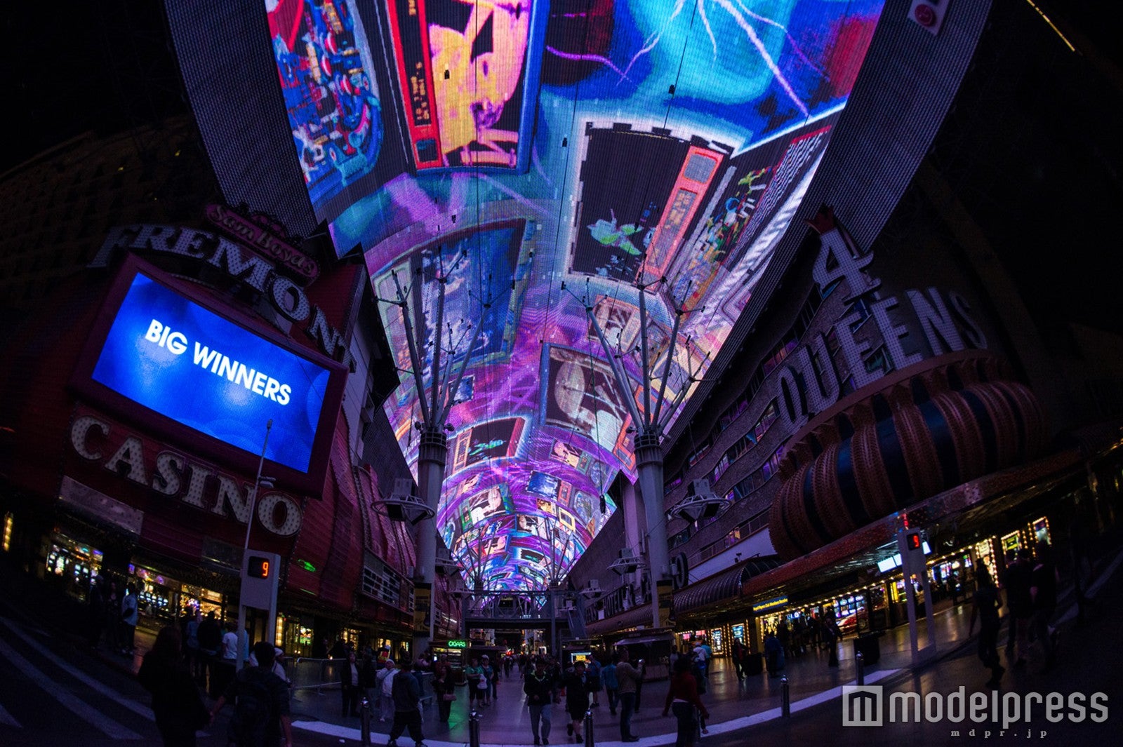 フレモント ストリート エクスペリエンスの様子（C）Slotzilla