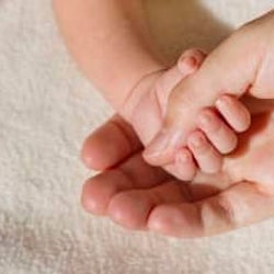 分娩所要時間は43時間。4日間の壮絶な陣痛を乗り越えて【体験談】