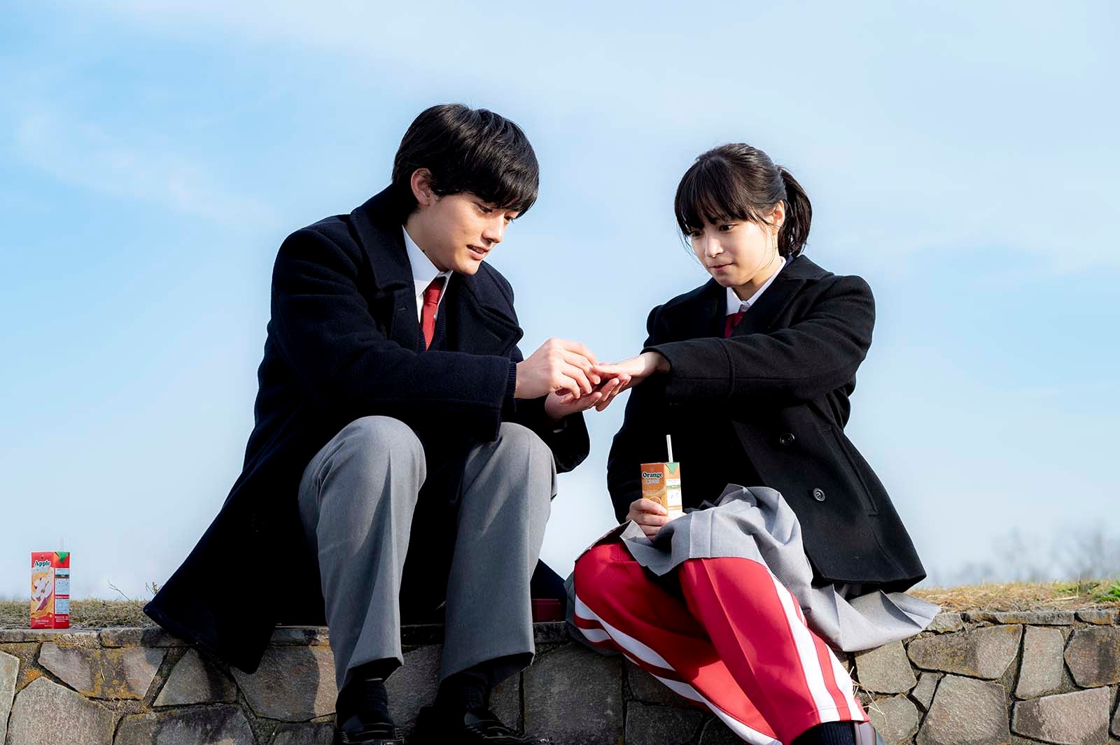 櫻井海音、広瀬すず／「夕暮れに、手をつなぐ」第1話より（C）TBS