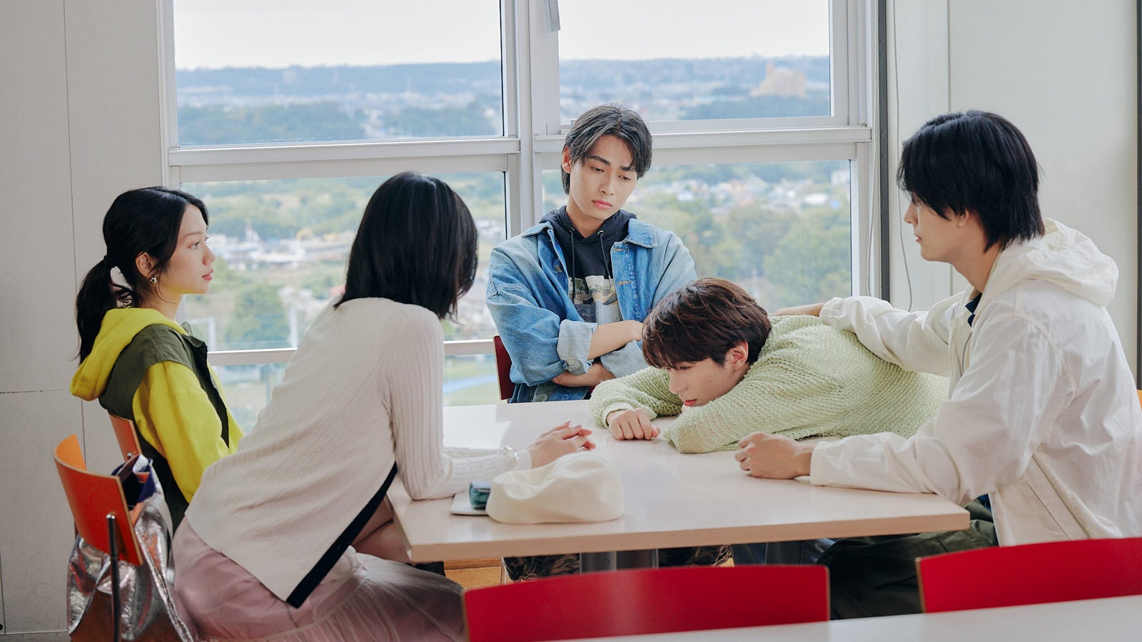 荒川ちか、田野優花、唐木俊輔、濱屋拓斗、植村颯太「The Boy Next World ～並行世界の恋人～」第1話（C）2026「The Boy Next World ～並行世界の恋人～」製作委員会