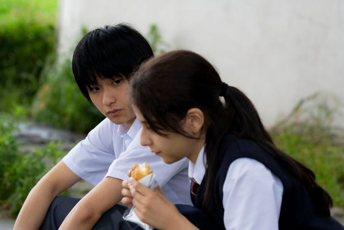 (左から)奥平大兼、嵐莉菜/「マイスモールランド」場面写真 (C)NHK