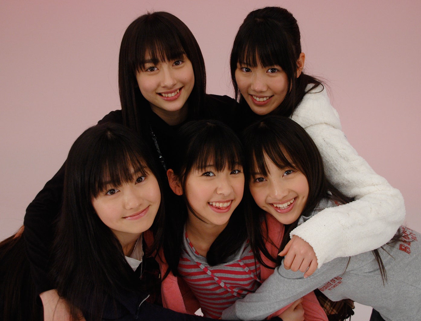 ももいろクローバー／（左から時計回りに）早見あかり、高城れに、百田夏菜子、玉井詩織、佐々木彩夏 （提供画像）