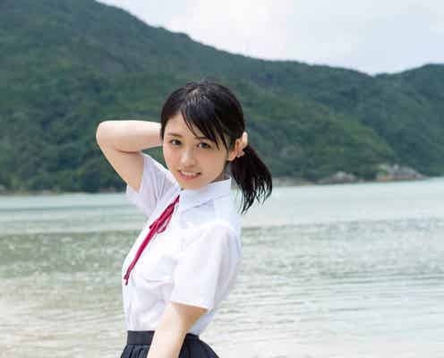 欅坂46長濱ねる、制服で海に 写真集重版記念で“濡れ髪ポニーテール”公開
