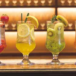 フルーティ・カクテル 左から、ミックスベリー / ハニーレモン / キウイ / ピンクグレープフルーツ/画像提供:ユニバーサル・スタジオ・ジャパン