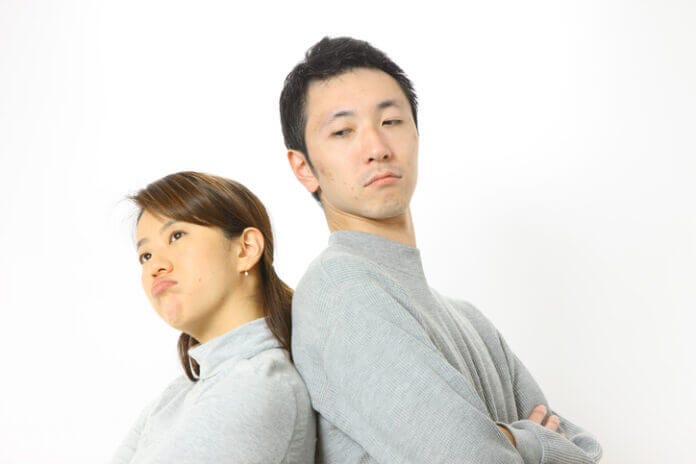 4．誉めるより批判が多い