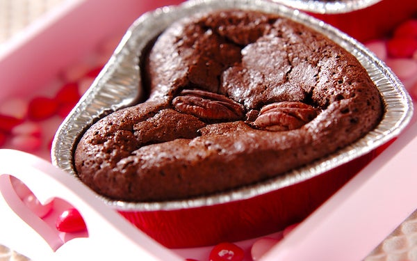 お好みのナッツを入れて作れる、カンタン濃厚ブラウニー