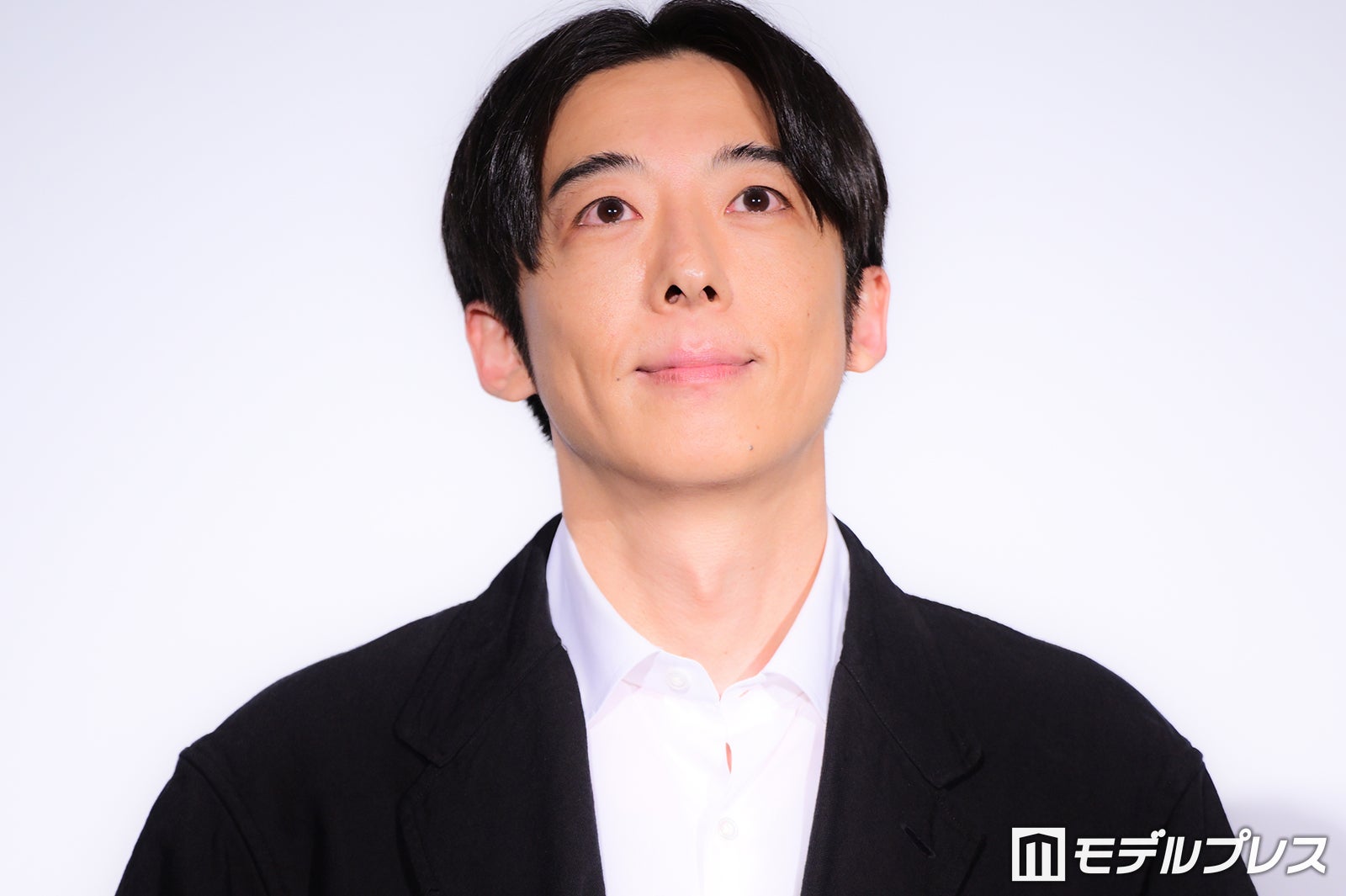 高橋一生、転生ドラマで一人二役 好きなシーンは“階段落ち”「相当痛いだろうなと思っていただける」【リボーン ～最後のヒーロー】