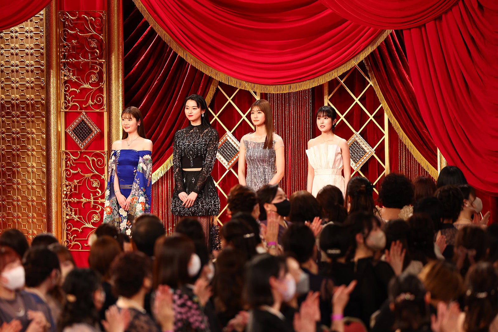 （左から）小野花梨、菊池日菜子、生見愛瑠、福本莉子（写真提供：東京写真記者協会）