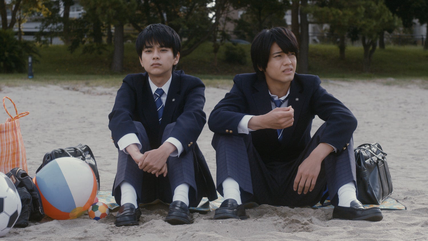 佐藤勝利、高橋海人／「ブラック校則」（C）日本テレビ