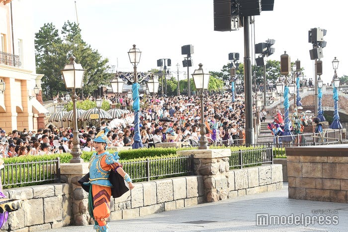 ゲストの様子/「フェスティバル・オブ・ミスティーク」(C)モデルプレス(C)Disney