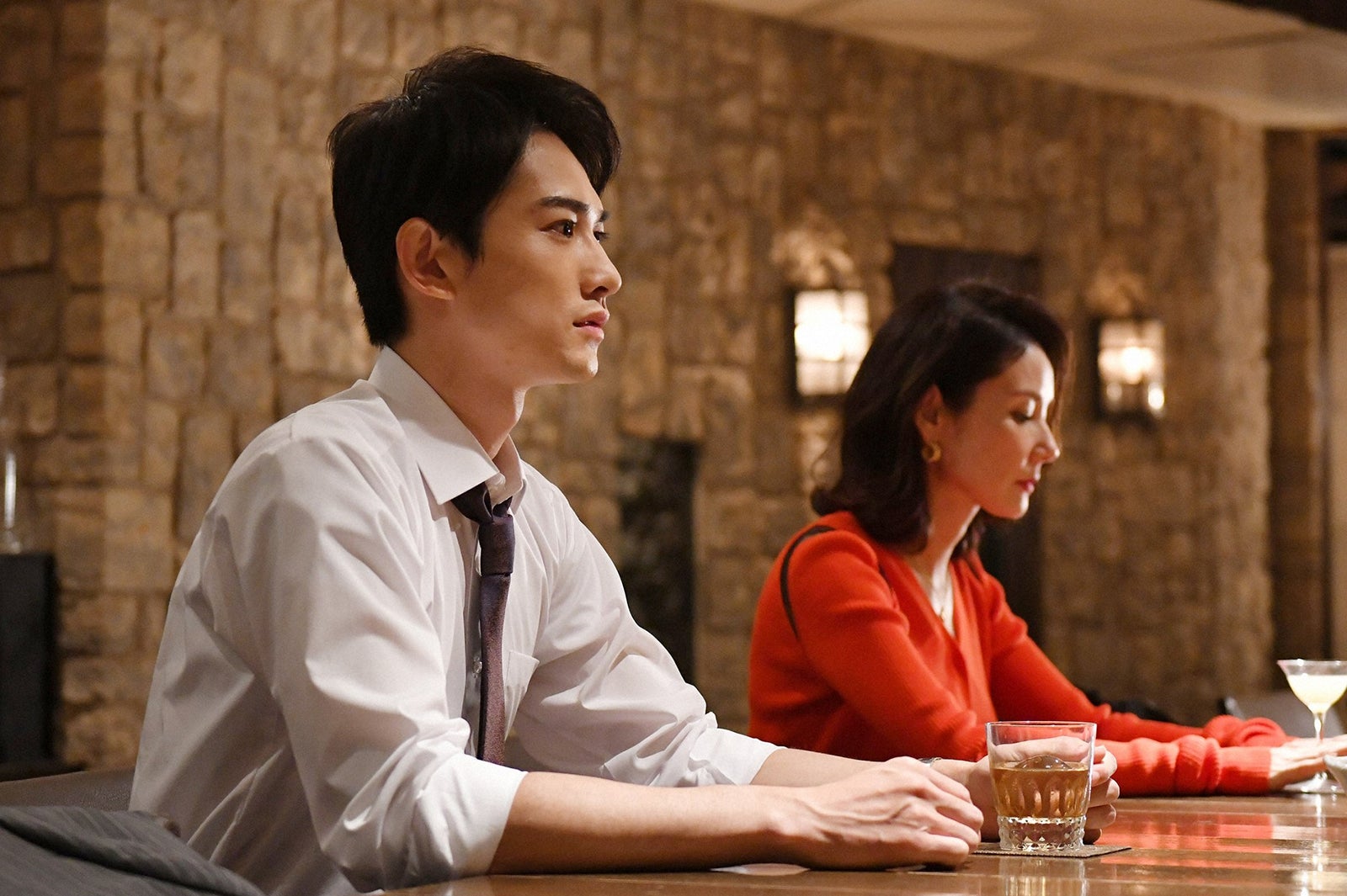 町田啓太、吉田羊／「中学聖日記」第7話より（C）TBS