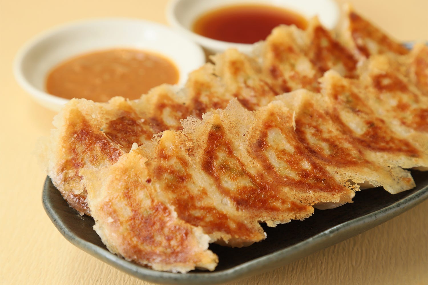 「餃子歩兵」“3年連続ミシュラン選出”餃子が大阪・道頓堀に初出店