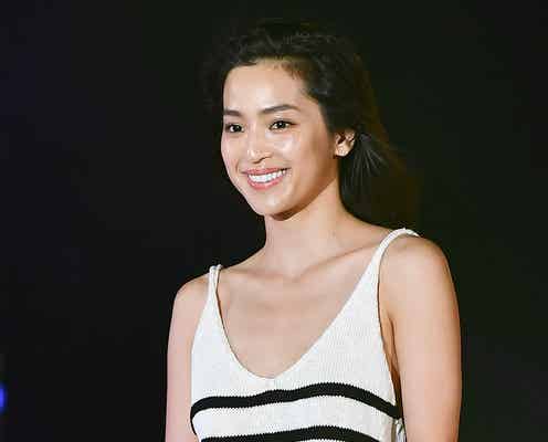 中村アン、胸元ざっくり夏コーデでハッピーオーラ全開<GirlsAward 2016 S/S>