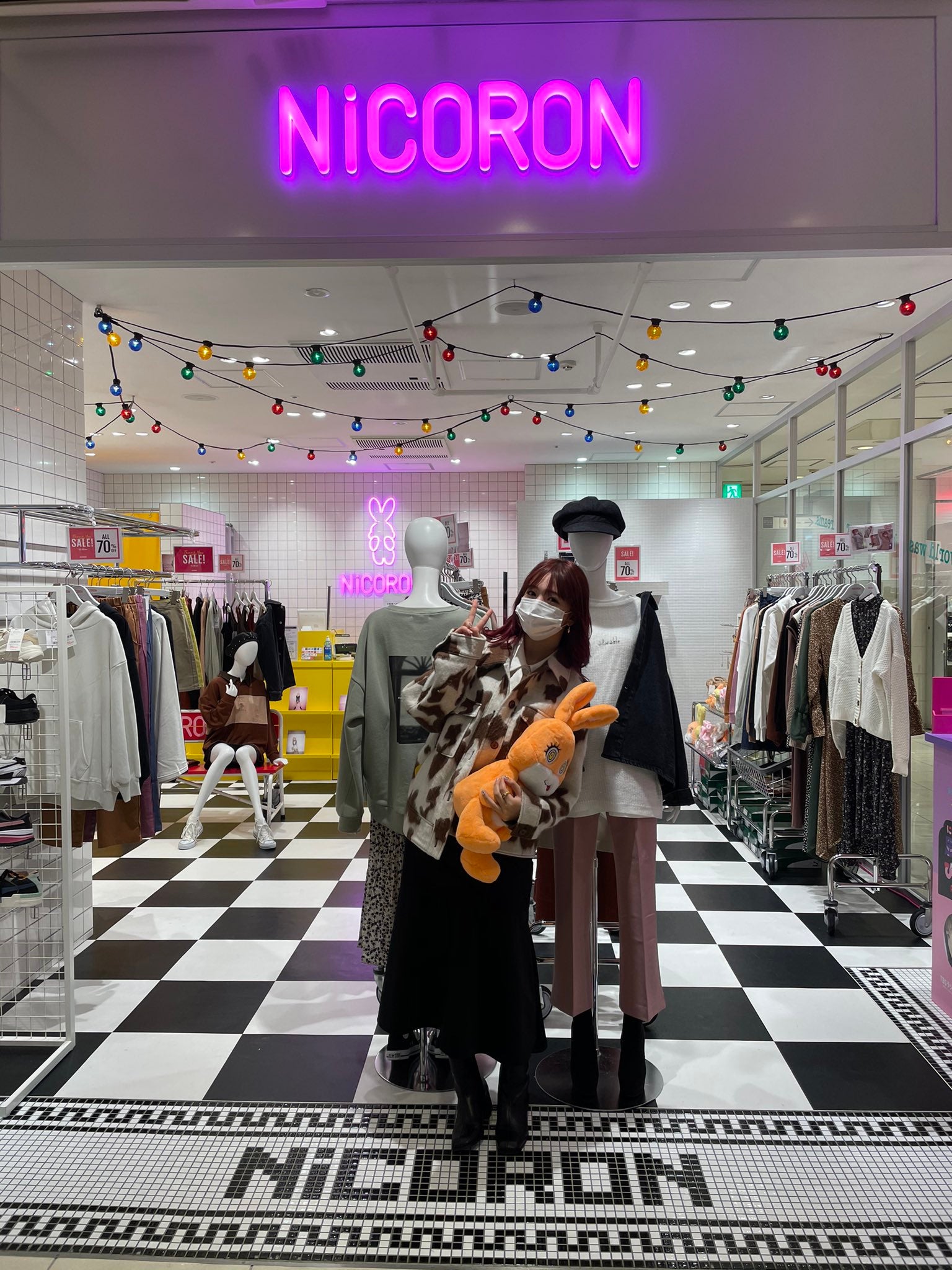 藤田ニコル、自身のブランド「NiCORON」店舗閉店を報告「パワーアップして帰ってきます」
