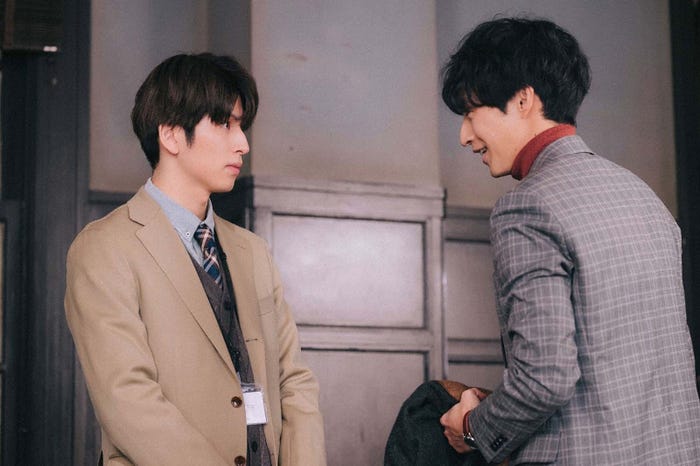 長谷川慎、古屋呂敏「恋をするなら二度目が上等」第1話より(C)「恋をするなら二度目が上等」製作委員会・MBS