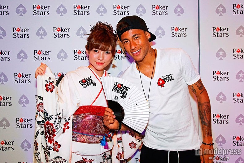 「劇場版テラスハウス」で話題の美女、艶やか着物姿でネイマールを魅了