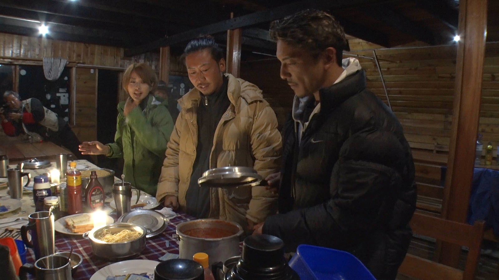 ハスキー、ジェノべ、ヒデ「あいのり：African Journey」第19話より（C）フジテレビ