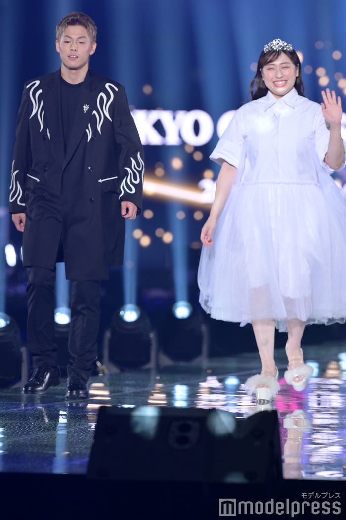 (左から)三浦孝太、丸山礼(C)モデルプレス