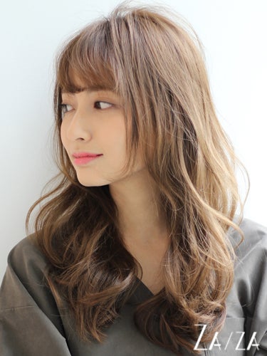 骨格ストレートさん向けのロングの髪型特集 ツヤ感ある大人ヘアが似合わせのコツ モデルプレス