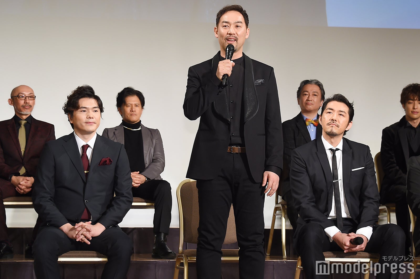 （左から）佐藤隆紀、福井晶一、吉原光夫 （C）モデルプレス