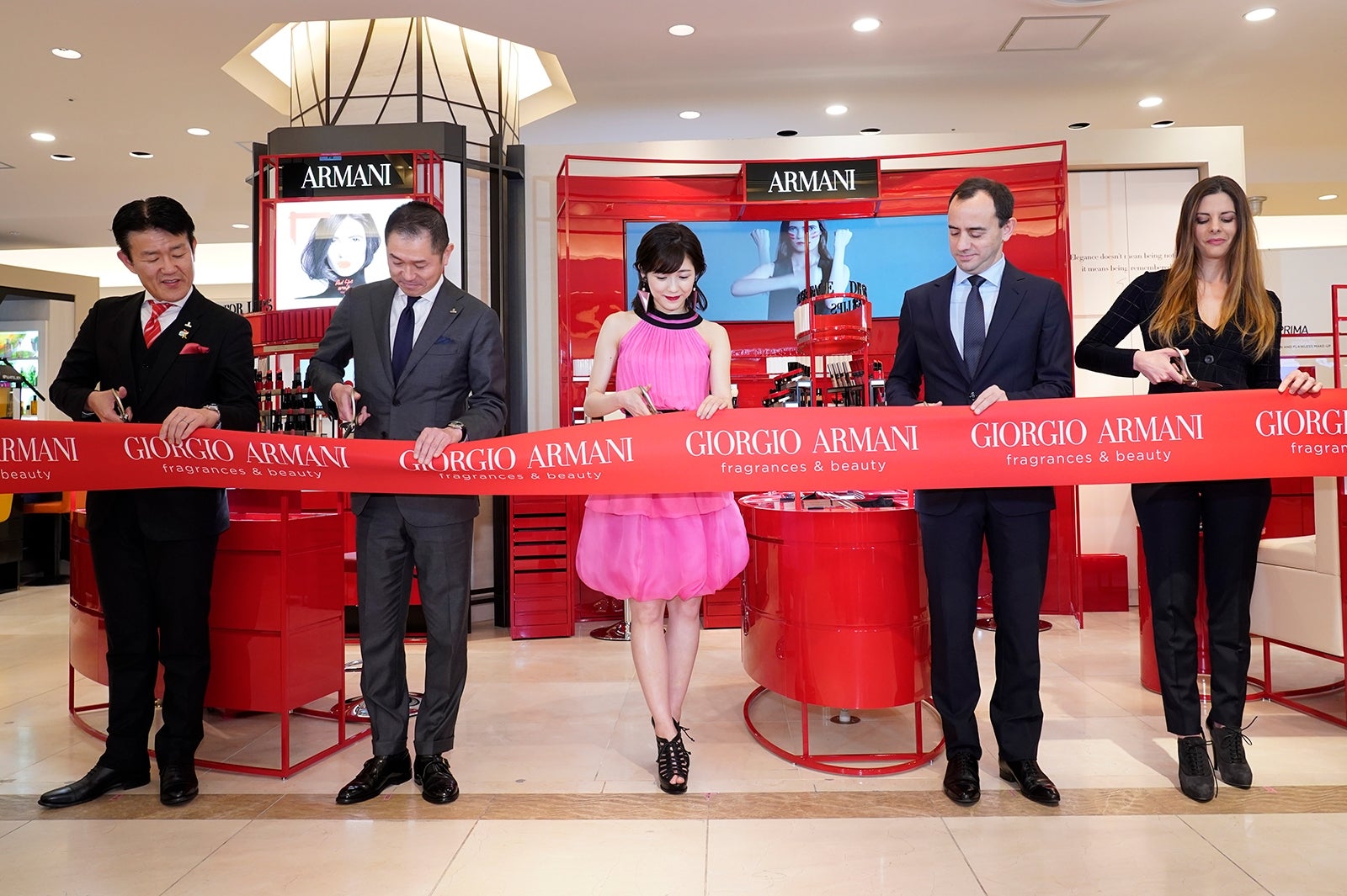 テープカットの模様（提供写真）