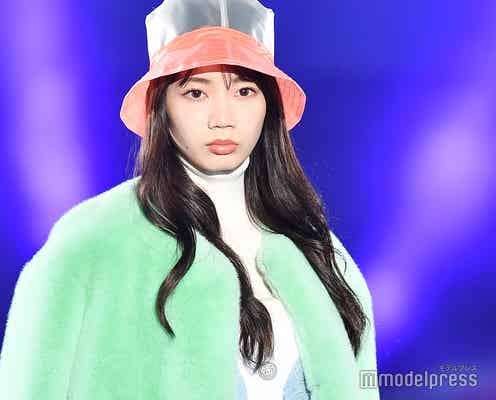 日向坂46高本彩花、美脚輝くミニ丈ワンピで堂々ランウェイ<TGCしずおか2020>