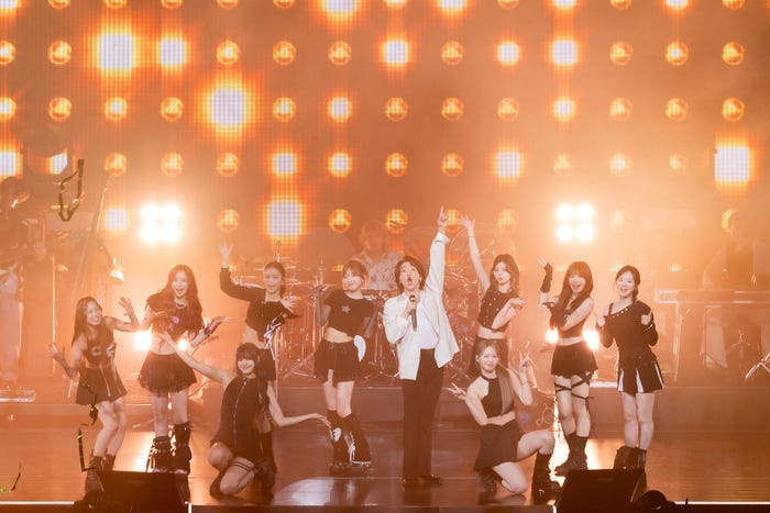 NiziU、Mrs. GREEN APPLE(C)The Performance/撮影:田中聖太郎写真事務所