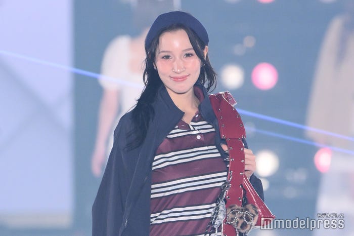 LEA NAVVAB(C)モデルプレス