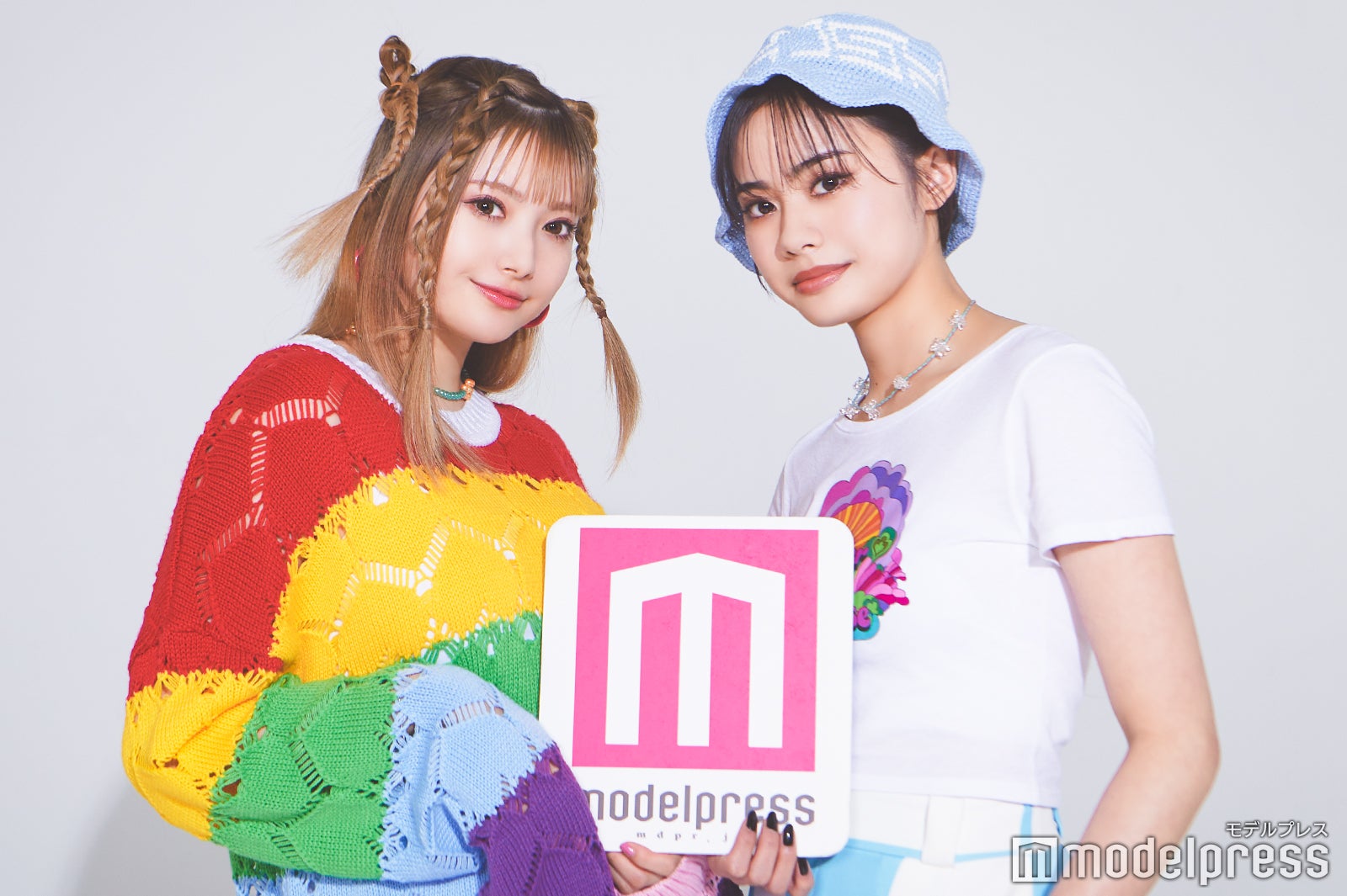 （左から）安斉かれん、安斉星来（C）モデルプレス