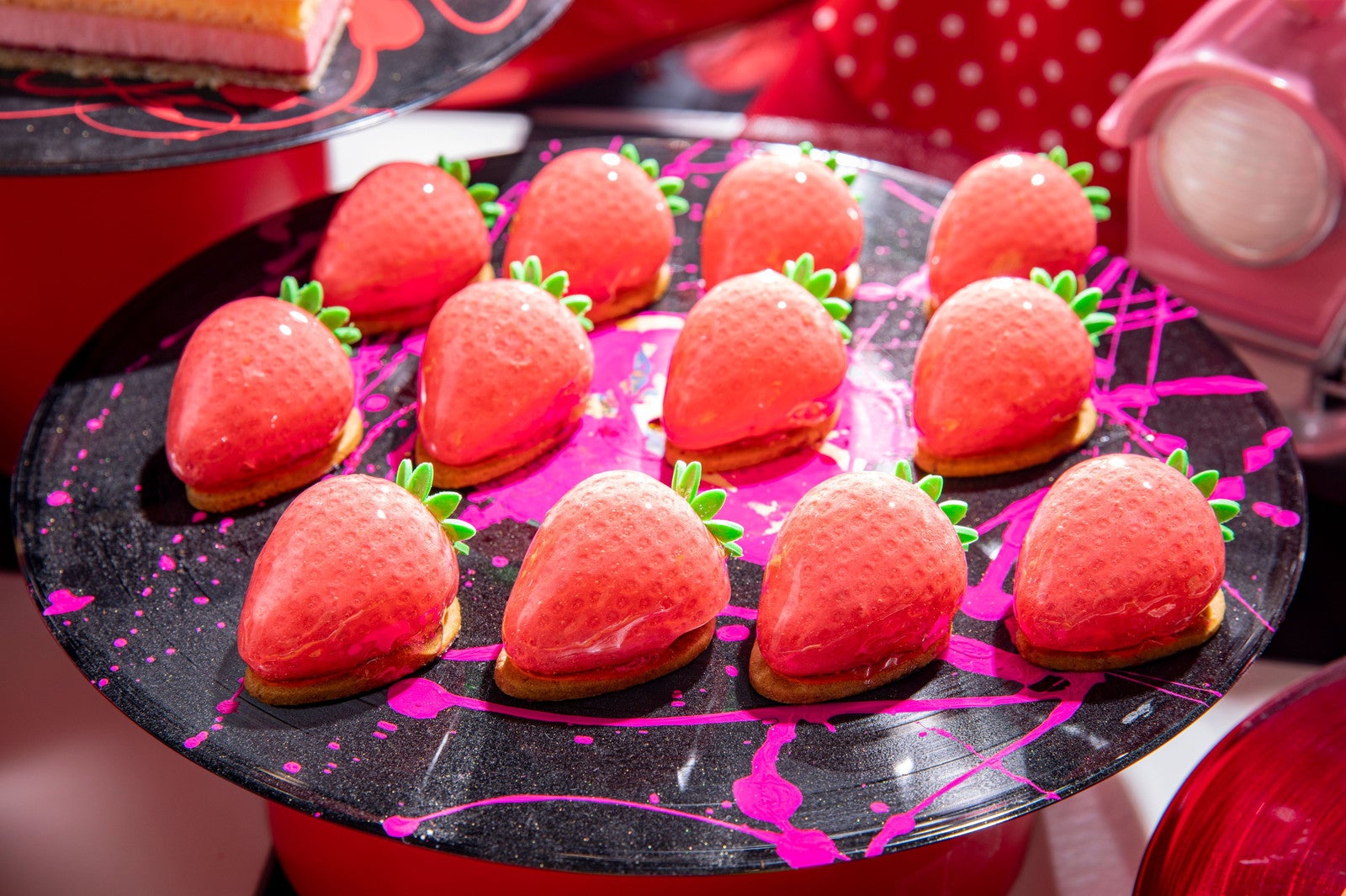 ストロベリー・ポッブ・スイーツビュッフェ／画像提供：コンラッド東京