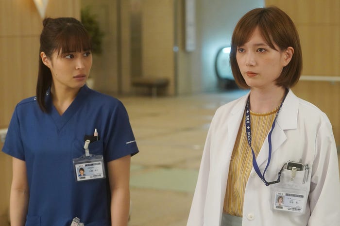 広瀬アリス、本田翼/「ラジエーションハウスⅡ~放射線科の診断レポート~」第2話より(C)フジテレビ