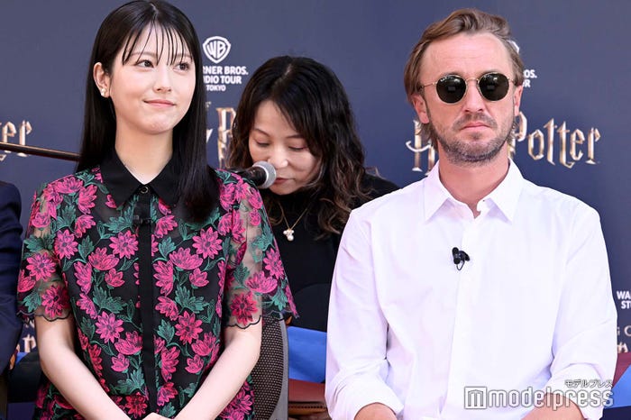 浜辺美波、トム・フェルトン(C)モデルプレス