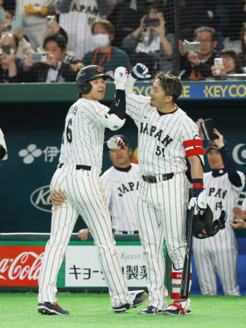 「美人すぎて20代にみえた」「輝きが違う」WBC日韓戦降臨の美人女優にネット衝撃 驚がくの透明感のポニテ姿「可愛いJKいるなと思ったら」「現地の人羨ましすぎる」